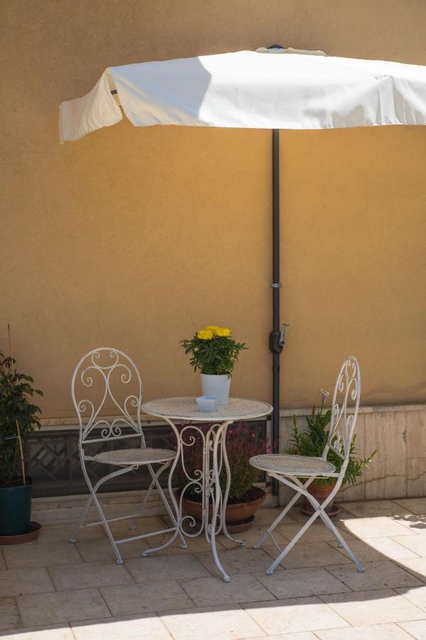Di Fiore In Fiore Lt Conversano Exterior foto